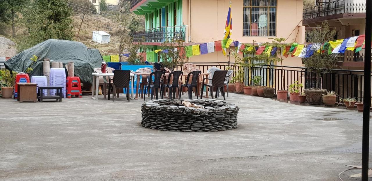 Tibet World Hostel МакЛеод Ганж Екстериор снимка