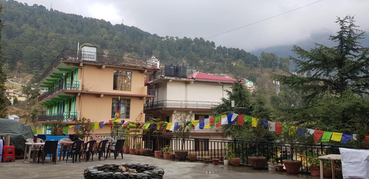 Tibet World Hostel МакЛеод Ганж Екстериор снимка